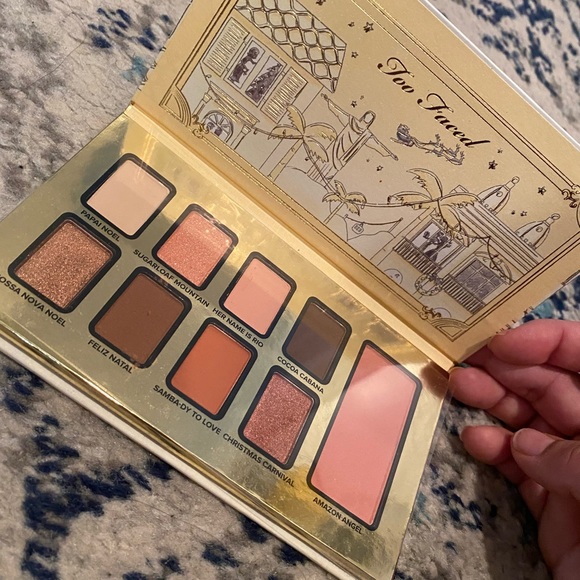 Too faced palette! 🎉 Christmas in Rio! - Picture 3 of 5